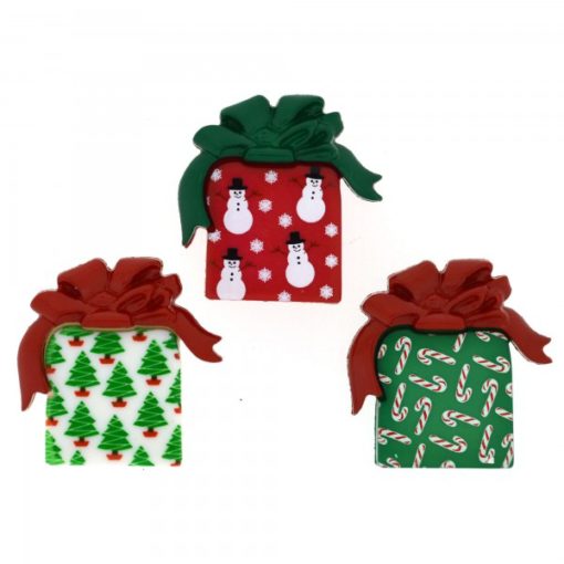 under the tree gift buttons